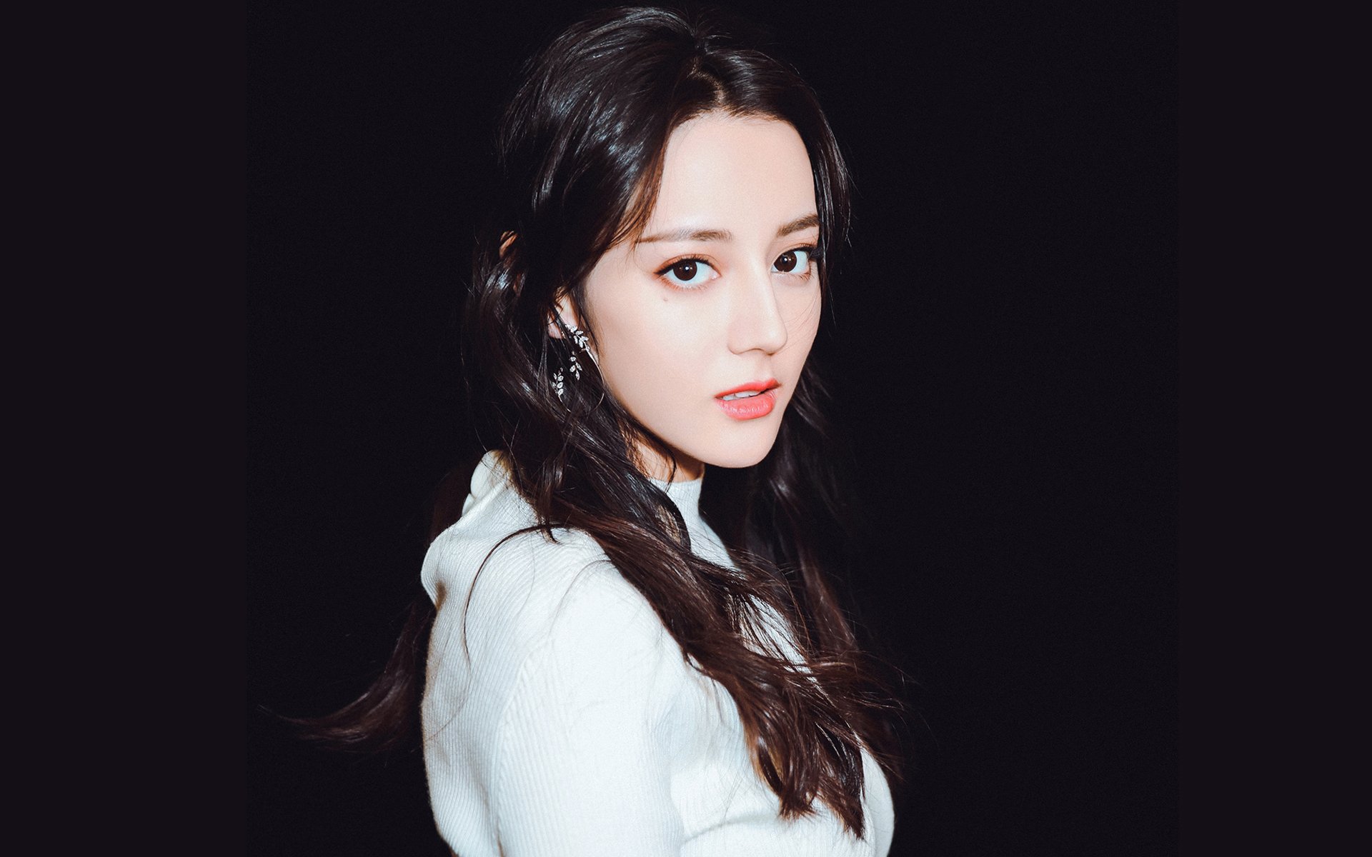 斯图加特高空球防守成功化解险情，斯图加特转入球员