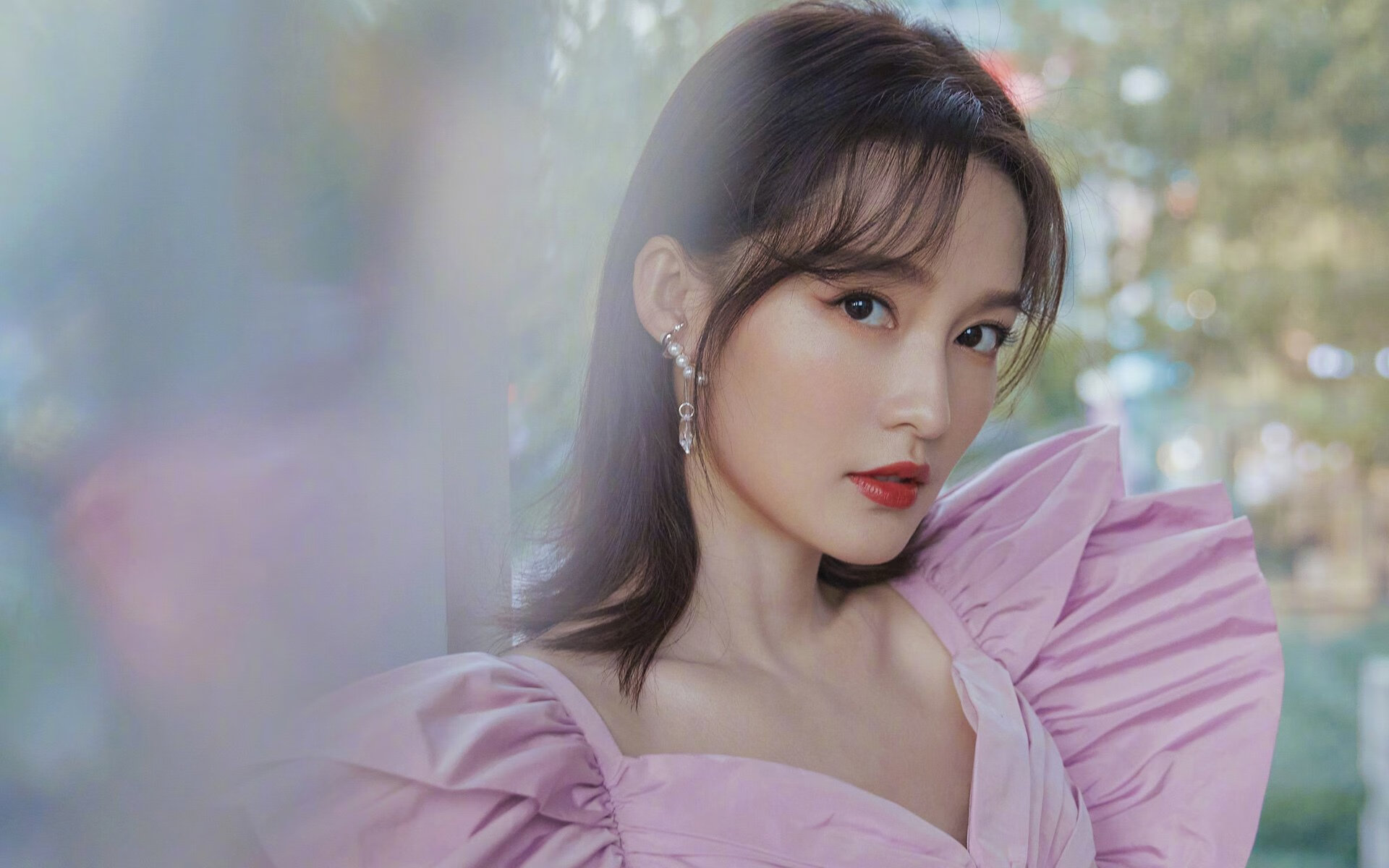 kaiyun开云·官方网站-赫罗纳后场稳固逐步化解对手攻势，赫罗纳队服