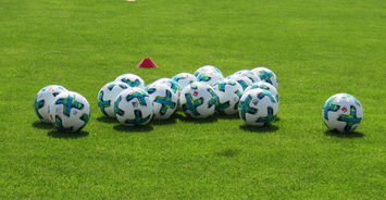 开云官方网站-国际足球明星在世界杯舞台上的精彩表现引发全球热议，世界足球明星介绍